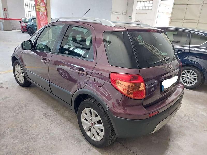 Usata Fiat Sedici Emotion 120 CV (88 kW) 2012 Viola SUV