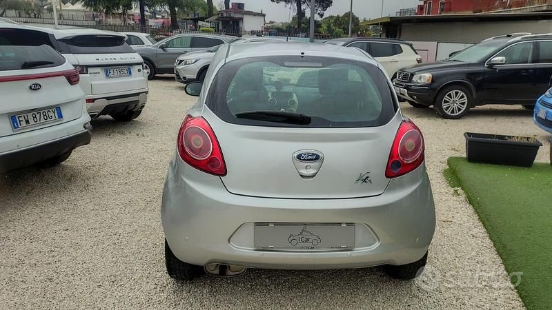 Usata Ford Ka 69 CV (50 kW) 2014 Grigio Berlina