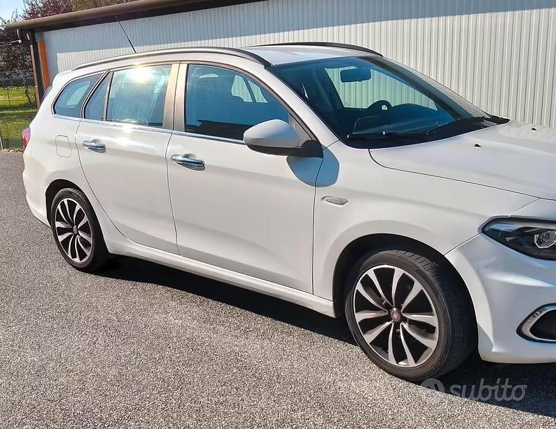 Usata Fiat Tipo Lounge 120 CV (88 kW) 2017 Bianco Station wagon