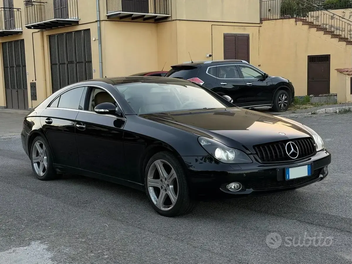 Usata Mercedes CLS320 224 CV (164 kW) 2006 Nero Coupé