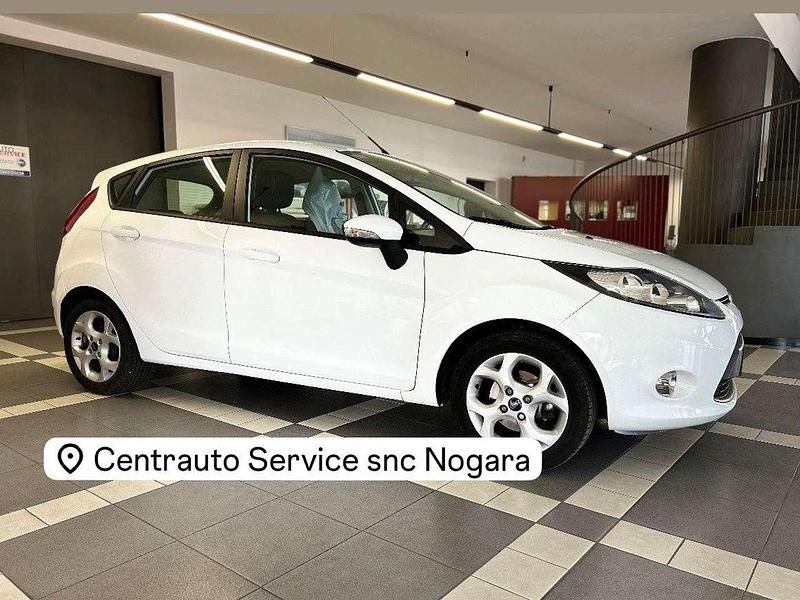 Usata Ford Fiesta Business Edition 69 CV (50 kW) 2012 Bianco Berlina