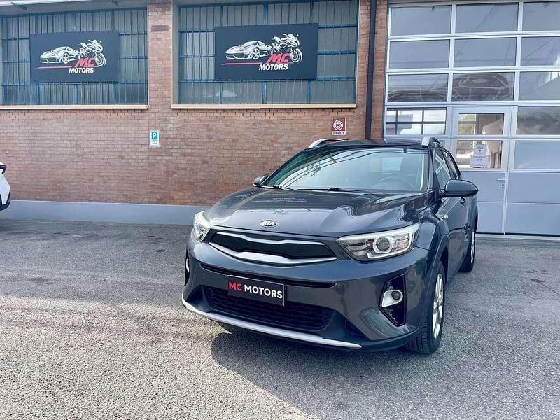 Usata Kia Stonic Style 101 CV (74 kW) 2018 Full grey SUV