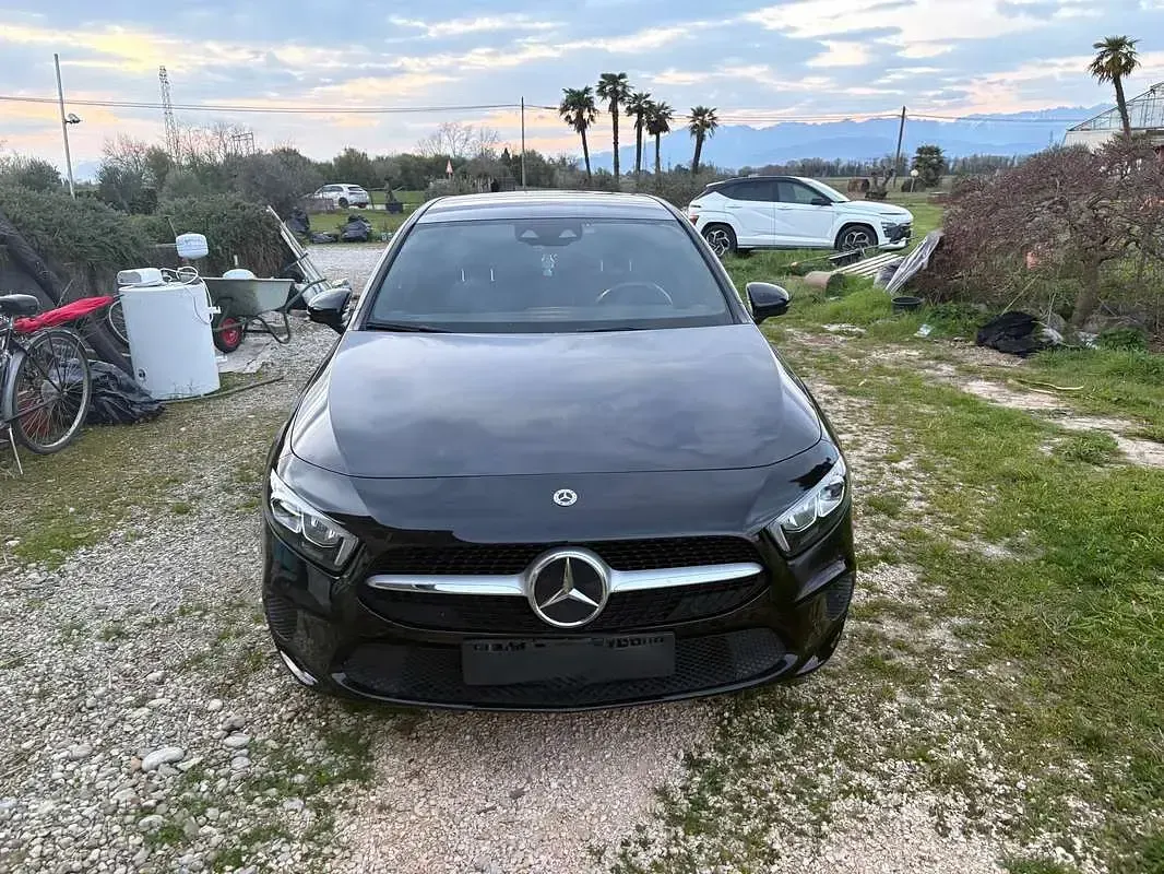 Usata Mercedes A180 Business 116 CV (85 kW) 2021 Nero Berlina
