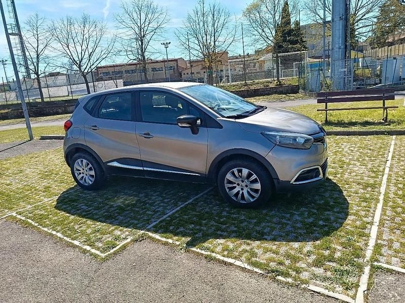 Usata Renault Captur 2018 Grigio SUV