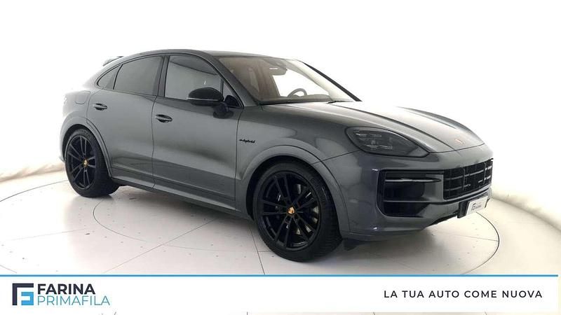 Usata Porsche Cayenne 305 CV (224 kW) 2024 Grigio scuro SUV