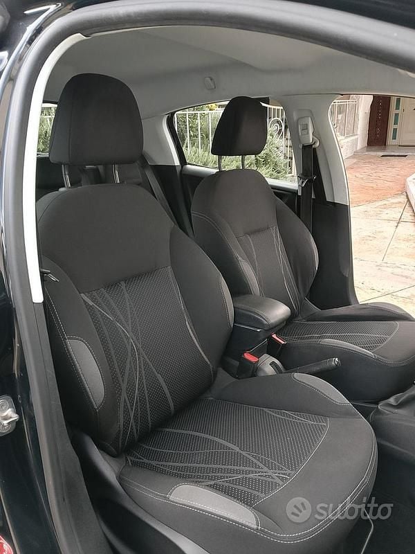 Usata Peugeot 208 Allure 82 CV (60 kW) 2013 Nero Utilitaria