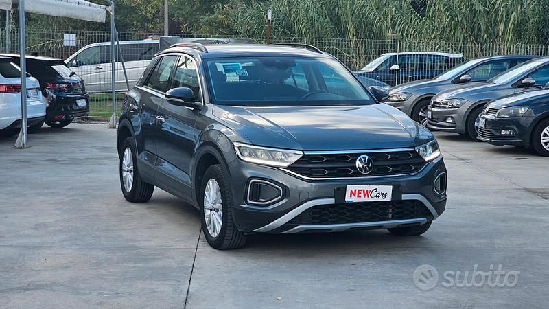 Usata VW T-Roc 110 CV (80 kW) 2022 Grigio SUV