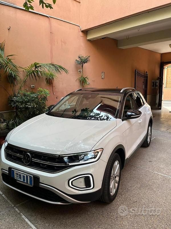 Bianco Usata 2022 VW T-Roc SUV | 22.000 € (Ottimo prezzo) - Immagine 1/4