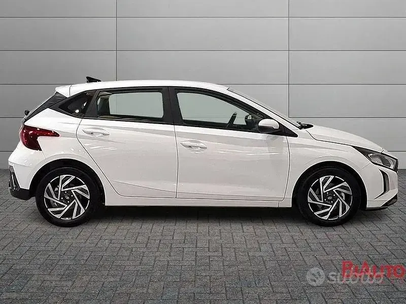 Usata Hyundai i20 90 CV (66 kW) 2026 Bianco Utilitaria