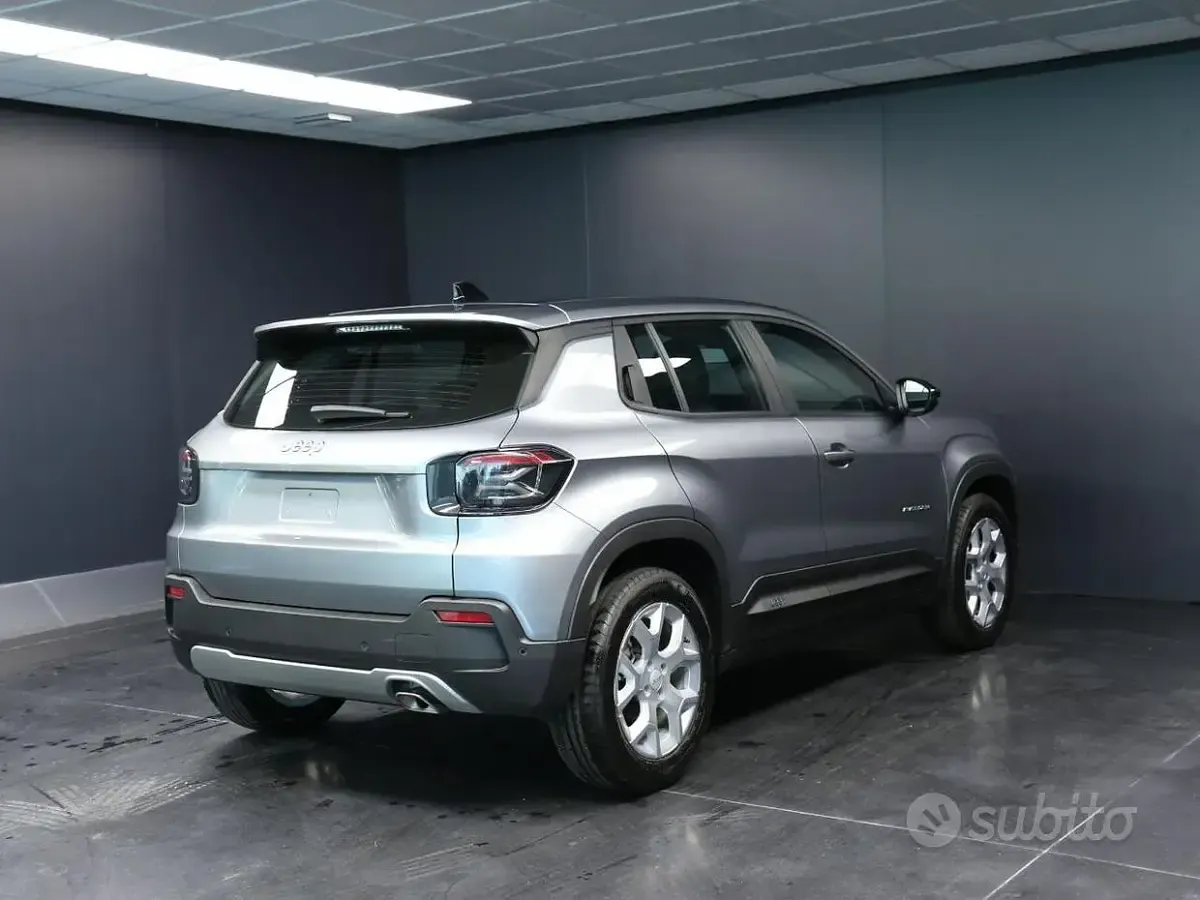 Usata Jeep Avenger Altitude 101 CV (74 kW) 2024 Grigio SUV