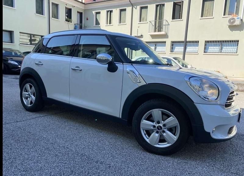 Usata Mini One D Countryman 90 CV (66 kW) 2015 Bianco SUV