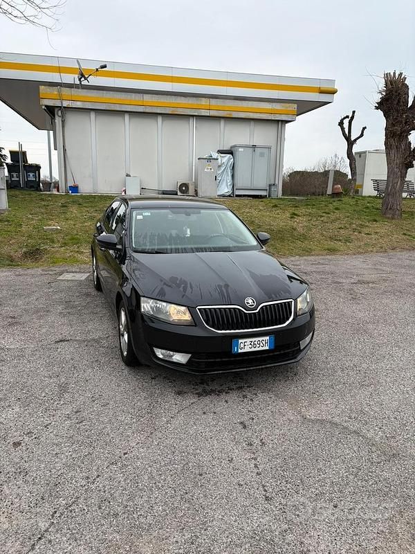 Usata Skoda Octavia 110 CV (80 kW) 2016 Nero Berlina