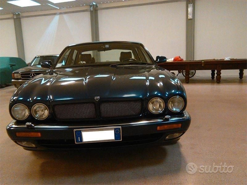 Usata Jaguar XJR 325 CV (239 kW) 1995 Blu Berlina