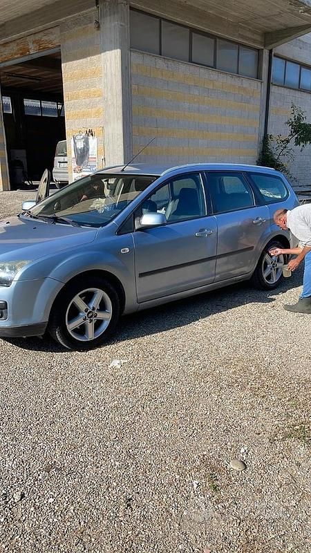 Usata Ford Focus 2006 Blu Station wagon