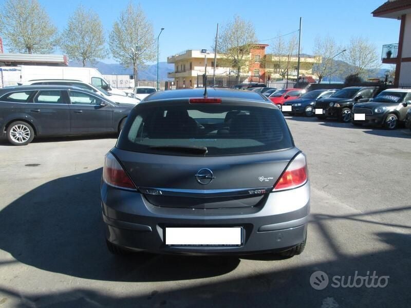 Usata Opel Astra 100 CV (73 kW) 2006 Grigio Berlina