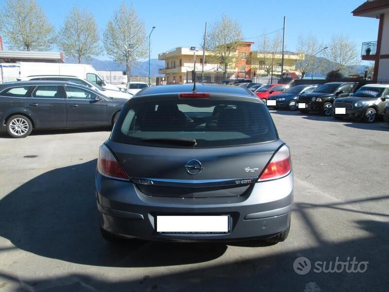 Usata Opel Astra 100 CV (73 kW) 2006 Grigio Berlina