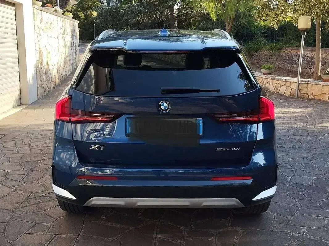 Usata BMW X1 136 CV (100 kW) 2023 Blu/azzurro SUV