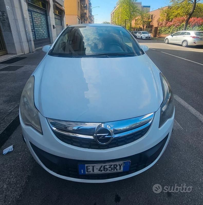 Usata Opel Corsa 65 CV (47 kW) 2014 Bianco Utilitaria