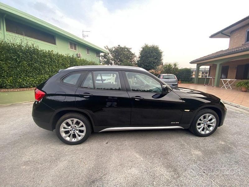 Usata BMW X1 143 CV (105 kW) 2012 Nero pastello SUV