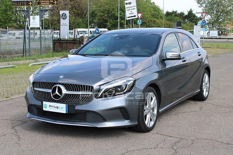 Usata Mercedes A200 136 CV (100 kW) 2018 Grigio Berlina