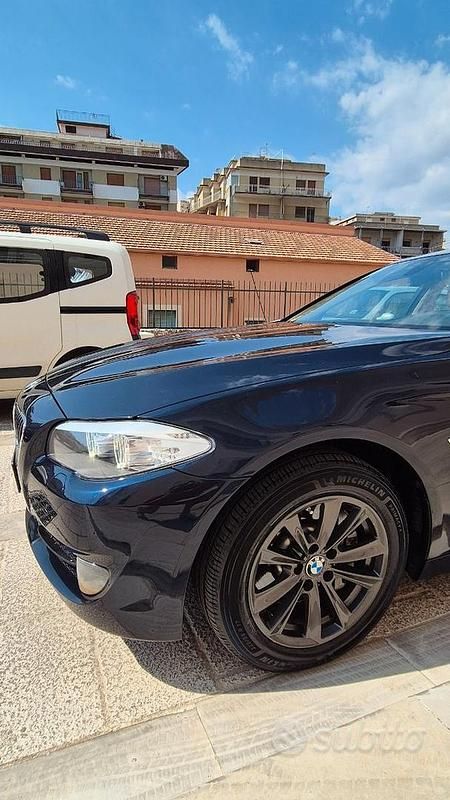 Usata BMW 525 Efficient Dynamics 218 CV (160 kW) 2012 Blu Station wagon
