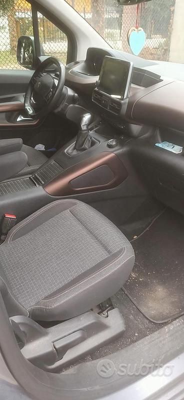 Usata Peugeot Rifter GT-line 102 CV (75 kW) 2019 Grigio Monovolume