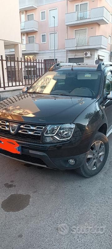 Usata Dacia Duster Lauréate 105 CV (77 kW) 2015 Nero SUV