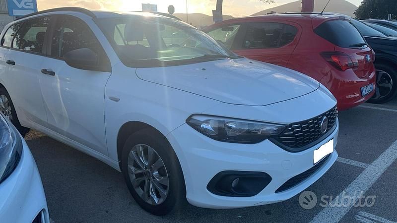 Usata Fiat Tipo Easy 120 CV (88 kW) 2020 Bianco Station wagon