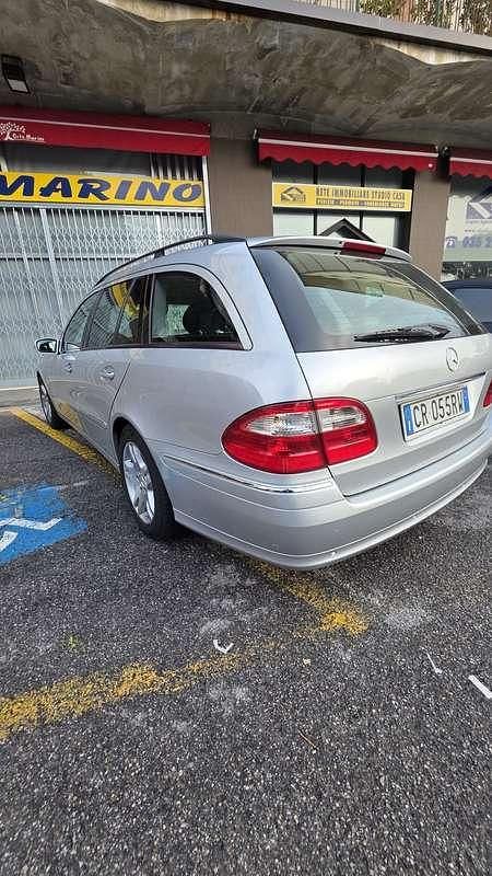 Usata Mercedes E280 Elegance 177 CV (130 kW) 2004 Argento Station wagon
