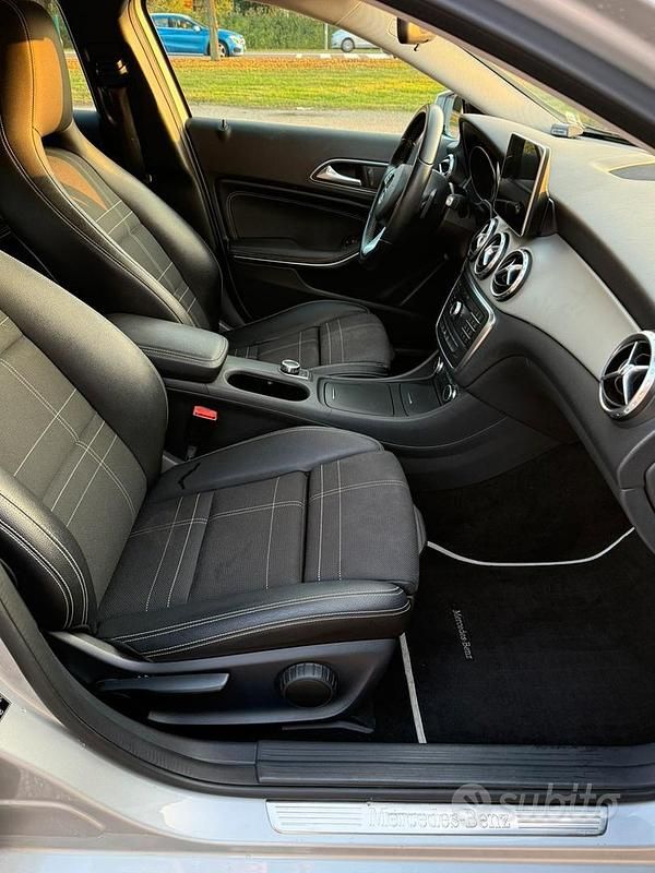 Usata Mercedes GLA180 Premium 2016 Grigio SUV