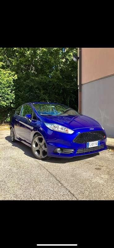 Usata Ford Fiesta ST 182 CV (133 kW) 2017 Blu Berlina