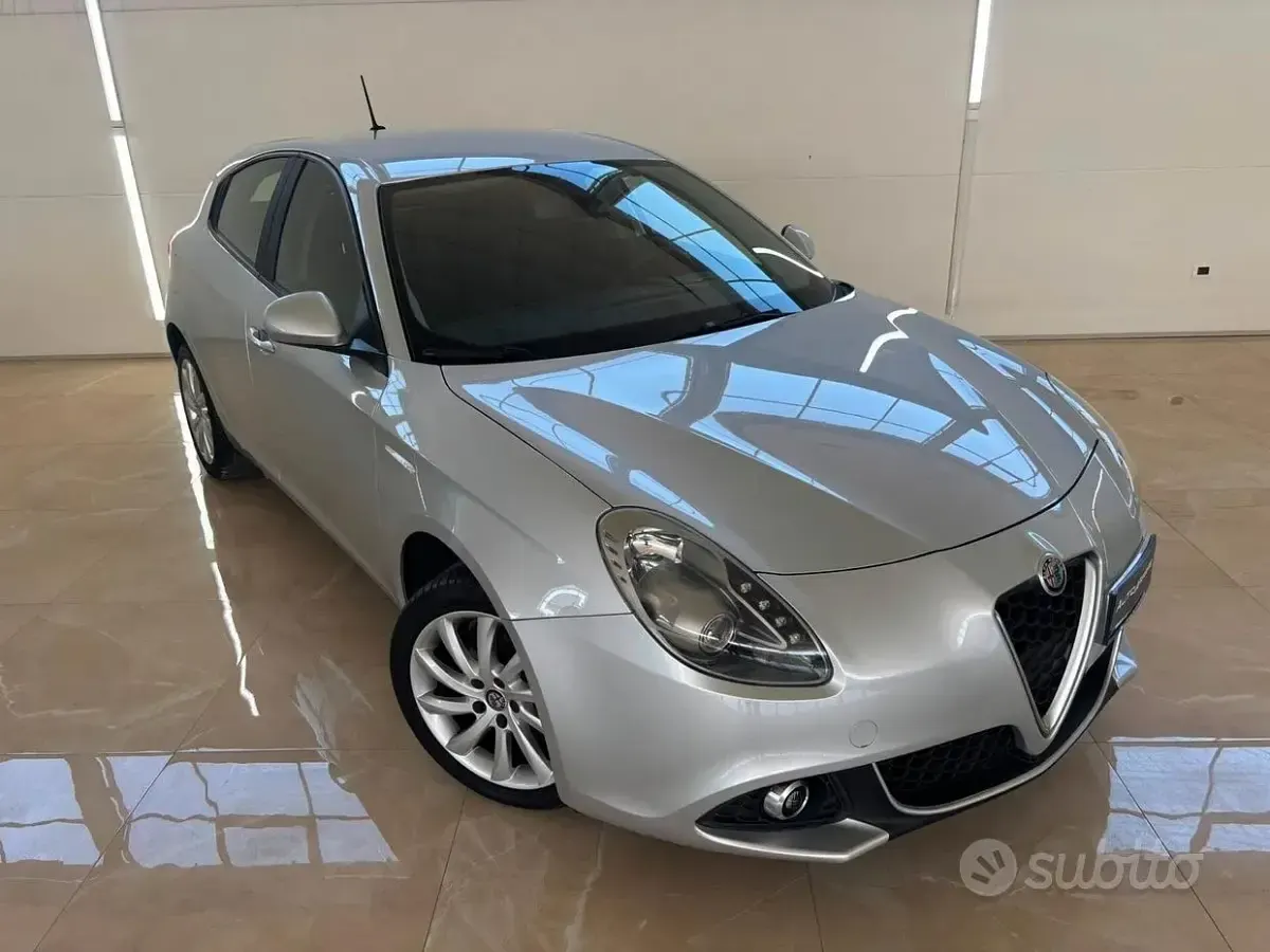 Usata Alfa Romeo Giulietta 120 CV (88 kW) 2019 Grigio Utilitaria