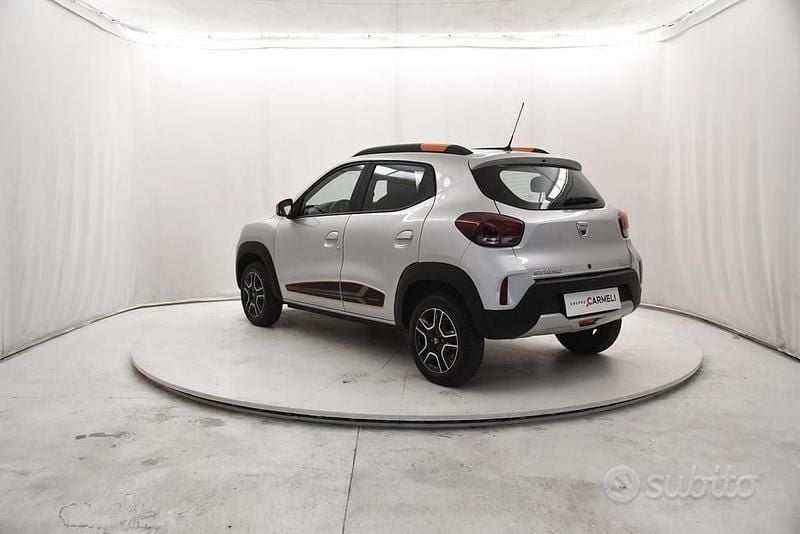 Begagnad Dacia Spring Comfort 33 kW (45 HK) 2023 Grå Halvkombi