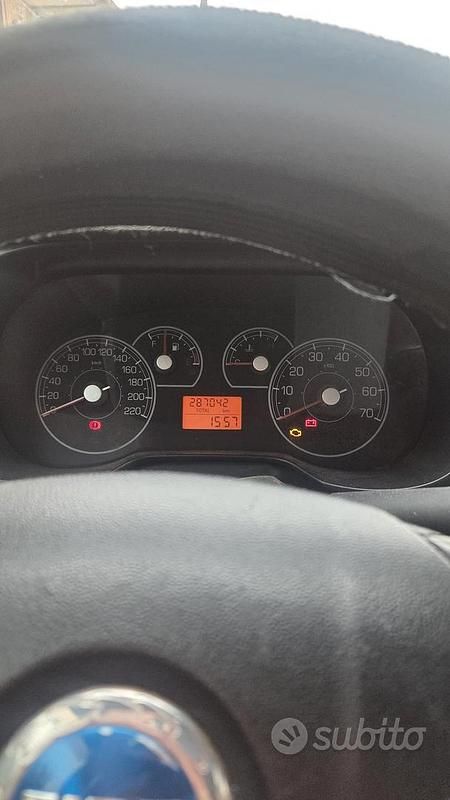 Usata Fiat Punto 75 CV (55 kW) 2007 Utilitaria