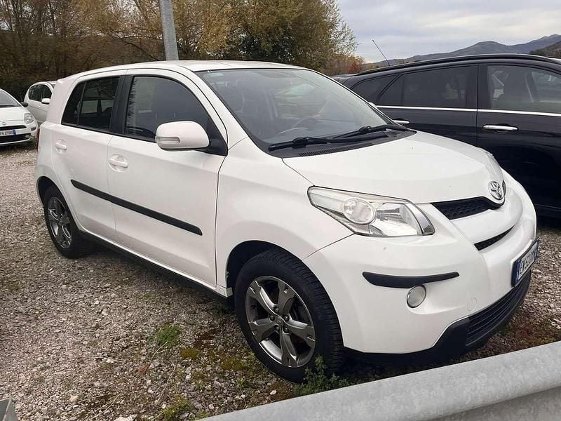 Usata Toyota Urban Cruiser Luxury 90 CV (66 kW) 2012 Bianco SUV