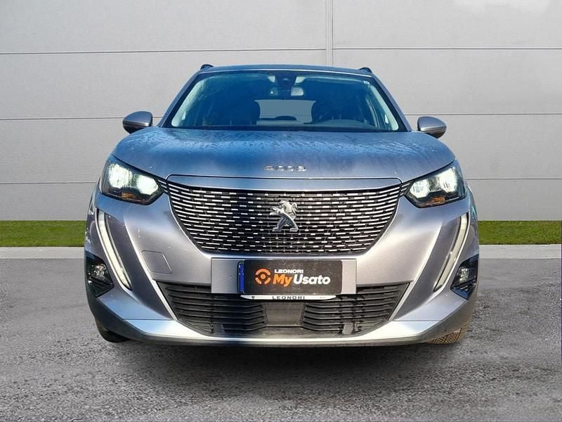 Usata Peugeot e-2008 Allure 100 kW (136 CV) 2021 Argento SUV
