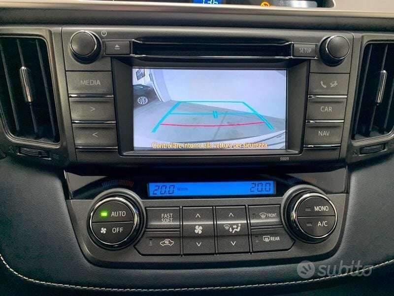 Usata Toyota RAV4 2015 Bianco SUV