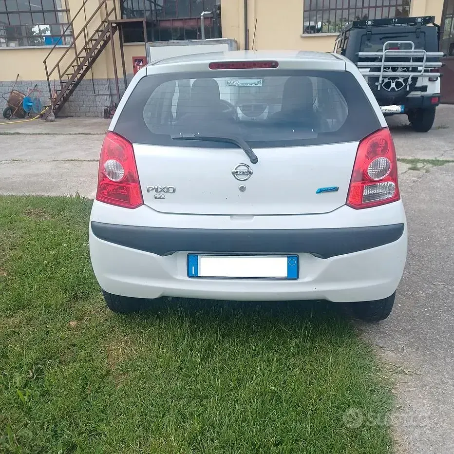 Usata Nissan Pixo 68 CV (50 kW) 2010 Bianco Utilitaria