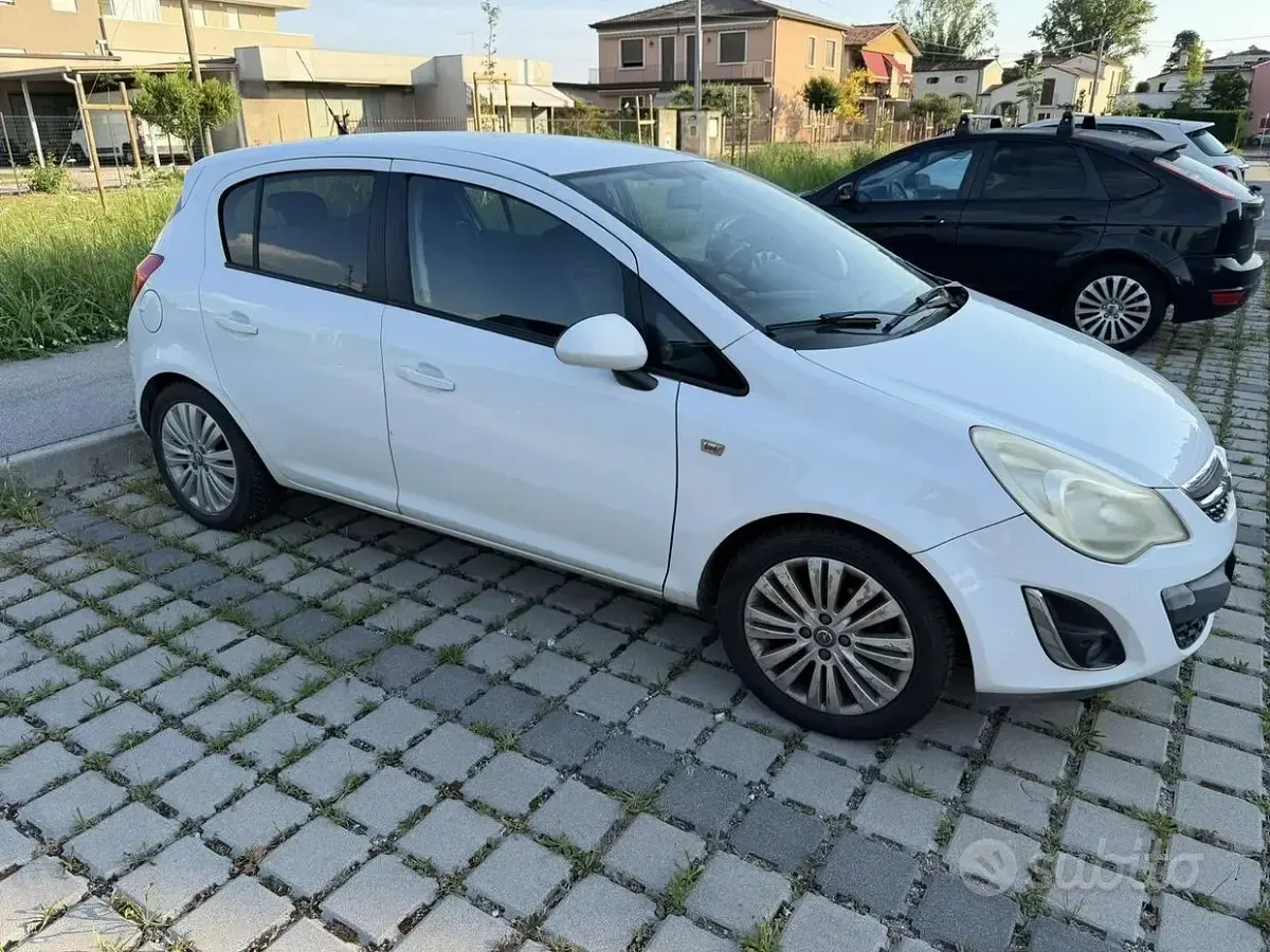 Usata Opel Corsa 86 CV (63 kW) 2011 Bianco Utilitaria