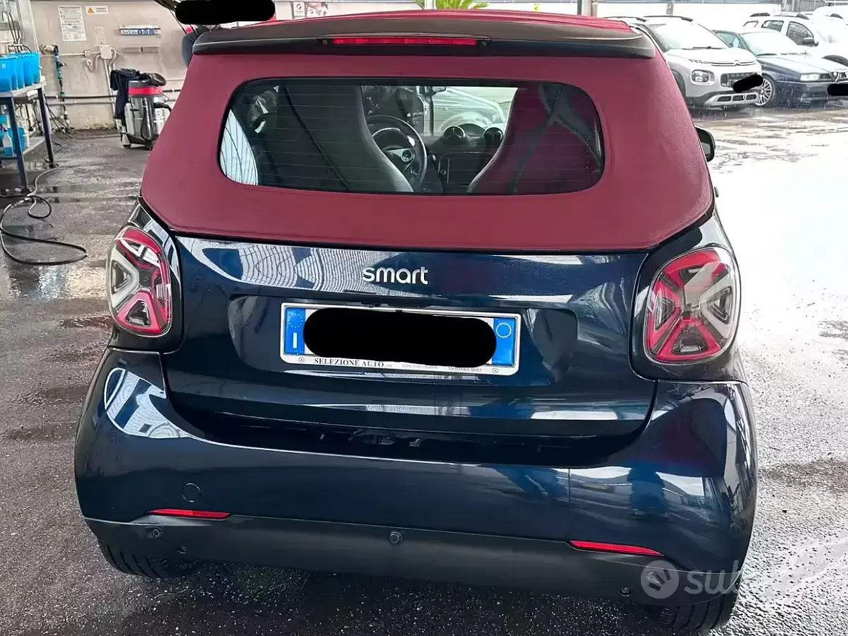 Usata Smart ForTwo Electric Drive Prime 41 kW (56 CV) 2022 Blu Cabrio