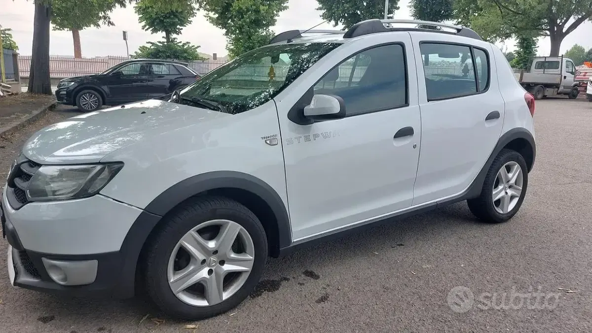 Usata Dacia Sandero Stepway 90 CV (66 kW) 2014 Bianco Berlina
