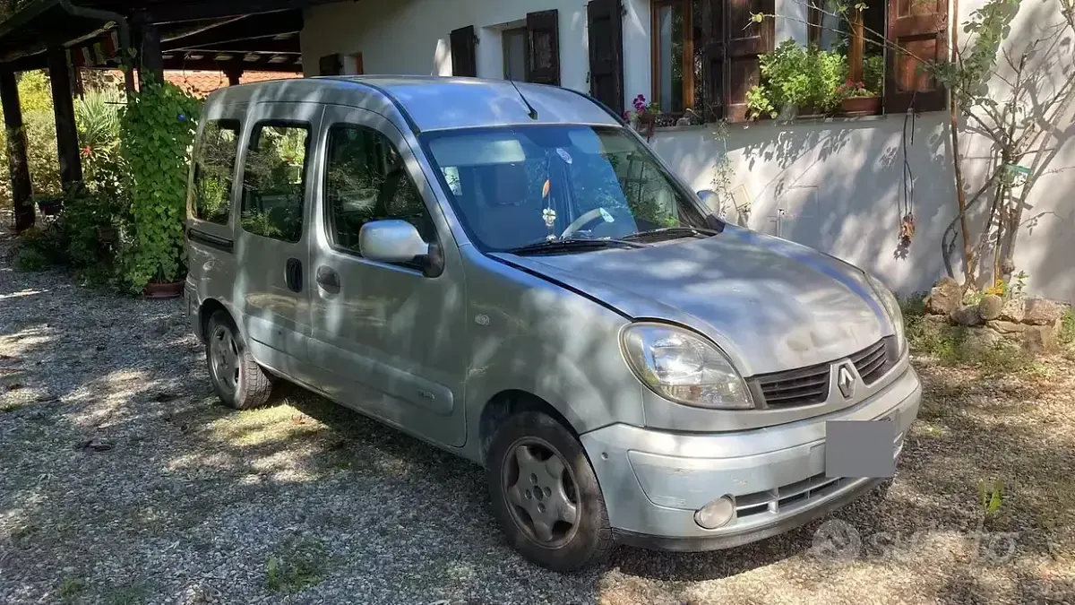 Usata Renault Kangoo 95 CV (69 kW) 2006 Grigio Monovolume