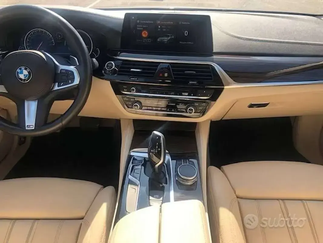 Usata BMW 520 Luxury Line 190 CV (139 kW) 2017 Blu/azzurro Berlina