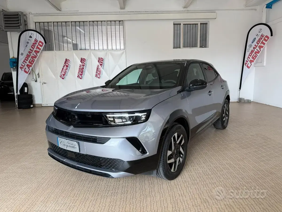 Usata Opel Mokka 131 CV (96 kW) 2025 Grigio SUV