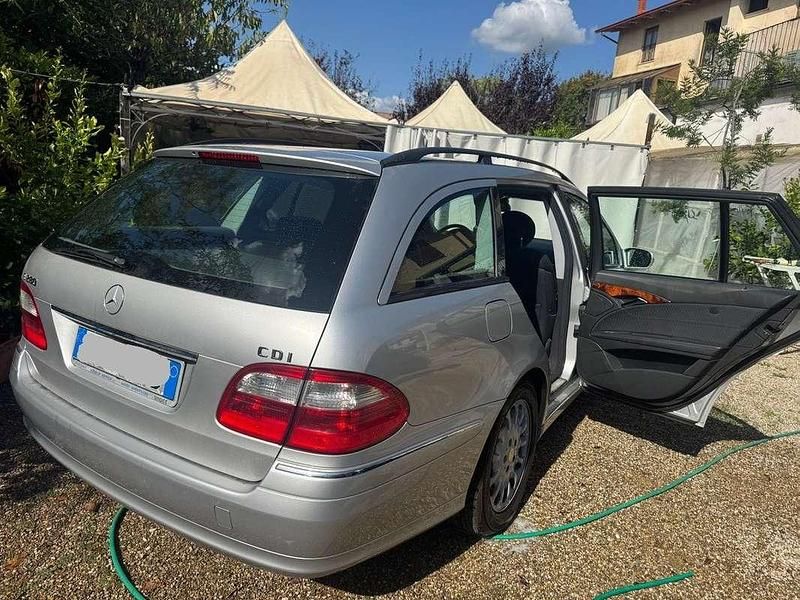 Usata Mercedes E270 Elegance 177 CV (130 kW) 2005 Argento Station wagon