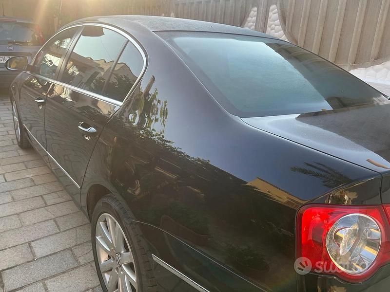 Usata VW Passat 101 CV (74 kW) 2011 Nero Berlina