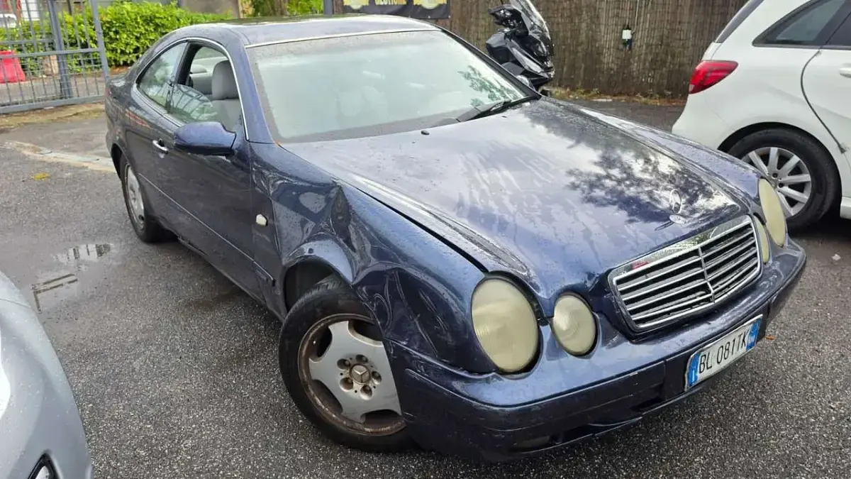Usata Mercedes CLK200 Elegance 136 CV (100 kW) 1999 Blu/azzurro Coupé