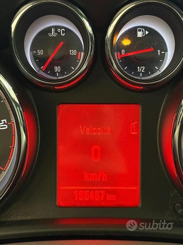 Usata Opel Astra Cosmo 125 CV (91 kW) 2012 Grigio Berlina