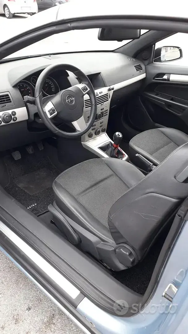 Usata Opel Astra 105 CV (77 kW) 2006 Cabrio
