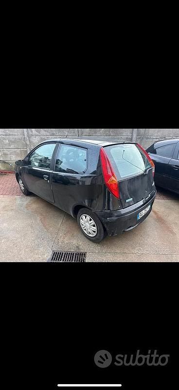 Usata Fiat Punto 60 CV (44 kW) 2001 Utilitaria